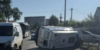 В Омске после столкновения с Toyota опрокинулась машина скорой - трое медиков в больнице - ИА Новый Омск