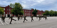 На сборах «Гвардеец» юнармейцы проходят интенсивный курс военной подготовки - Правительство