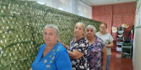 В Сазоново сплели 216-ю маскировочную сеть для бойцов - Комсомольская правда