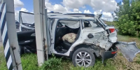 Под Воронежем в столкновении Geely и большегруза погибла женщина и пострадали двое детей и трое взрослых - Комсомольская Правда