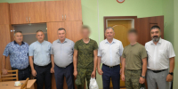 Глава администрации района поздравил участника СВО с днем рождения. - Калачеевский район
