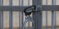 20-летний житель Саранска ударил оппонента бутылкой водки - Столица С