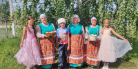 Даниловские артисты накормили тружеников полей домашними пирожками - Газета Аткарская газета