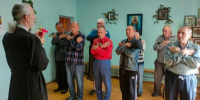 Священник Димитрий Викулин совершил Таинства Исповеди и Причастия в Сосновском доме социального обслуживания - Пензенская Епархия