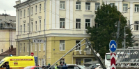 Мэрия прокомментировала ДТП с упавшим светофором на площади Лядова - фото 1 - vGorodeN.Ru