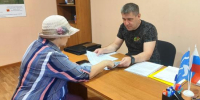 С вопросами о социальной и медицинской помощи обратились на прием к депутату ЗС Максиму Петрову несколько жителей Усолья-Сибирского - Сибирские новости