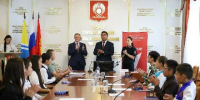 Мэр Кызыла Айдын Сарыглар вручил паспорта юным гражданам города в преддверии Дня Республики Тыва - Администрация г. Кызыл