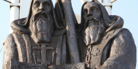 Фото: vlc |  Символ Владивостока обретет вторую жизнь: памятник Кириллу и Мефодию возвращается - Деловой еженедельник Конкурент