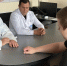 Евгений Васильев провел осмотр молодого порховича, которому спас руку восемь лет назад - Pln-Pskov.Ru