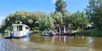 В Астраханской области мужчина чудом выжил после падения из лодки - Комсомольская Правда