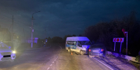 На выезде из Ухты водитель "Лады" протаранил микроавтобус Ford Transit - ИА Комиинформ