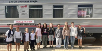 «Поезд знаний» прибыл в Бузулук: школьников предупредили о смертельных опасностях железной дороги - Комсомольская Правда