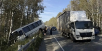 Под Челябинском автобус потерял колесо и врезался в дерево: пострадавших нет - Агентство новостей Доступ