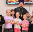 Встреча священника с детьми в районной библиотеке поселка Излучинск - Ханты-Мансийская Митрополия