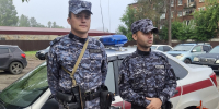 Росгвардейцы в Иркутске эвакуировали жильцов горящего многоквартирного дома и задержали подозреваемых в причастности к поджогу - Росгвардия