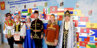Участники в народных костюмах - Министерство труда и соцразвития