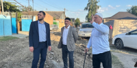 Глава города Малгобека Магомед Боков посетил улицу Коммунистическую, где ведутся работы по благоустройству. - Администрация г. Малгобек