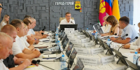 В Новороссийске продолжаются комиссионные обходы домов, пострадавших от атаки БПЛА, волонтеры помогают устранять последствия - Город-герой Новороcсийск