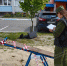 В Брянске 5-летняя девочка лишилась части пальца на детских качелях - БрянскToday.Ru