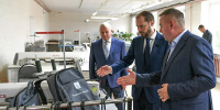 14.08.2026 |  Виталий Королев высоко оценил качество продукции ООО «Краснохолмск», выпускающего медицинскую спецодежду, форму для воспитанников «Юнармии» и тверских баскетболистов - Главное управление по архивному делу