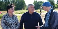 Александр Дронов побывал в крестьянском хозяйстве семьи Гелетей - Правительство Новгородской области