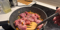 Шеф-повар поставил точку: что обжаривать первым – лук или мясо: золотое правило вкусного плова - ProGorod.Ru