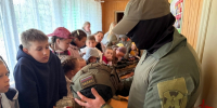 В Вологодской области сотрудники СОБР «Дружина» провели занятие для детей в рамках ведомственной акции «Каникулы с Росгвардией» - Росгвардия