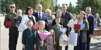 Многодетная семья из Костомукши получила медаль ордена «Родительская слава» - StolicaOnego.Ru