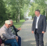 Александр Шуваев пообщался в сквере с жителями Строителя - Сетевое издание Победа 31