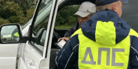 На крупные трассы в Башкирии вышли десятки полицейских: они выявляют опасных нарушителей - Комсомольская правда