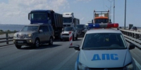 На петербургской дамбе – ДТП. Движение открыто только по одной полосе - 47 новостей