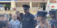 В Петербурге сотрудники Росгвардии провели уроки безопасности для детей в одном из летних лагерей - Росгвардия
