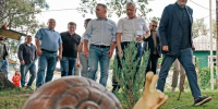 Хинштейн побывал на улиточной ферме под Курском и обсудил развитие экотуризма - Курские Известия