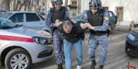В Кирове буйных посетителей бара смогли успокоить только сотрудники Росгвардии - Prochepetsk.ru