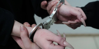 В Торжке охранница магазина присвоила найденный телефон и сдала его в скупку - Комсомольская Правда