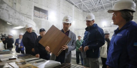 Глава Якутии проверил строительство школы и Арктического центра эпоса - Комсомольская Правда
