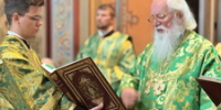 Митрополит Лев совершил Литургию в день 35-летия освящения Софийского собора - Новгородская епархия