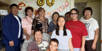 С юбилеем поздравили учителя Боханском районе - Министерство социального развития