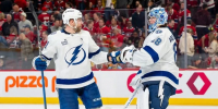 Андрей Василевский (справа) и защитник «Тампы» Эрик Чернак. Фото: Tampa Bay Lightning/x.com - Ямал-Медиа