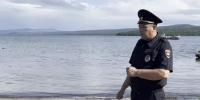 Майор полиции спас мужчину, потерявшего сознание в воде - Weacom.Ru
