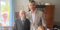 Со 100-летием Ивана Николаевича Фомина поздравил депутат Думы города Иркутска Евгений Савченко - Baikal24.Ru