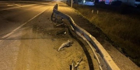 В Южно-Сахалинске ищут очевидцев ДТП, в котором снесли дорожное ограждение - News.Astv.Ru
