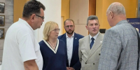 Андрей Новиков посетил Сквер журналистов в Калуге - Законодательное Собрание
