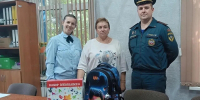 Сотрудники МЧС Югры присоединились к благотворительной акции «Собери ребенка в школу» в Березовском районе - МЧС