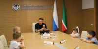 Марат Айзатуллин поддержал благотворительную акцию по подготовке первоклассников к школе - Министерство строительства