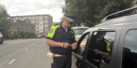 В Нижнем Тагиле пьяный водитель попался прямо у здания ГАИ - Между Строк