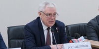Андрей Бочаров начал с минуты молчания: не стало Героя России Ростовщикова - Родной город Волгоград