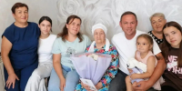Высокогорские партийцы поздравили с 90-летием Флюру Абдуллину - Единая Россия