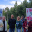 садоводы с табличками на сходе - Петрозаводск говорит