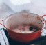 Как отмыть кастрюлю, в которой сгорела картошка? | ФОТО Florencia Viadana on Unsplash - С.-Петербургские ведомости